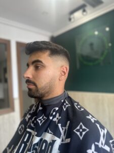 peinado y barba joven 2